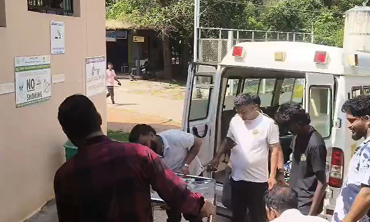 Thirthahalli: Tata Ace overturns near Hanagerakatte, several injured