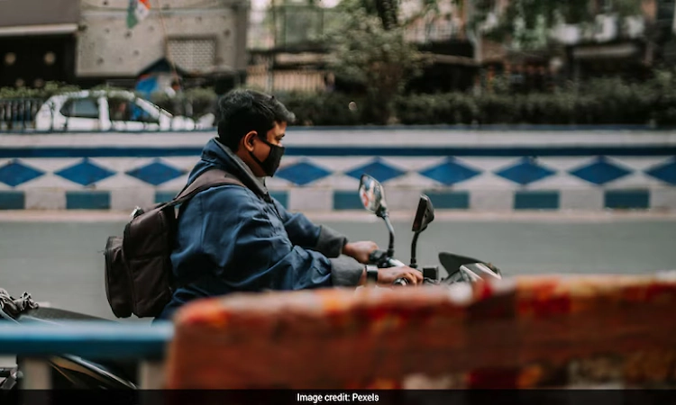 iPhones, jeans, toothpaste: Delivery agent held with Rs 4.6-lakh stash of stolen goods