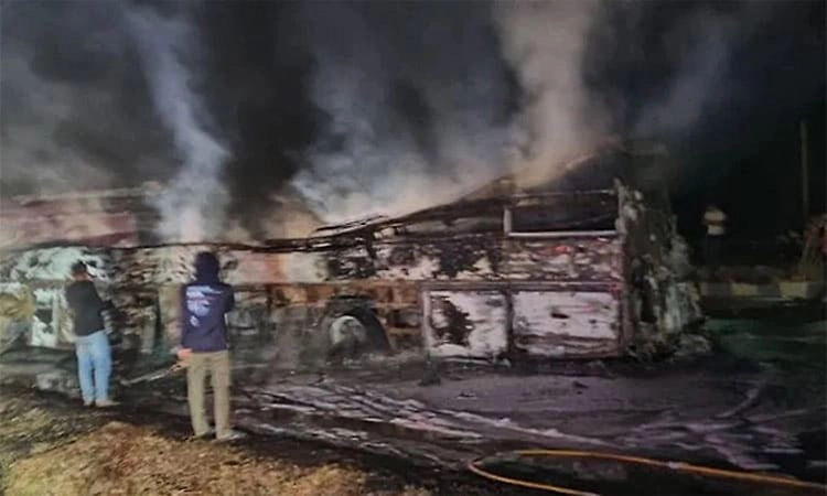 Nine killed after truck collides with bus in K'taka, most victims burnt to death: Police