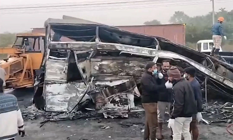 Five killed after truck collides with bus in Karnataka, most victims burnt to death: Police