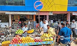 Gangavathi: ಫುಟ್ ಪಾತ್ ಒತ್ತುವರಿ ತೆರವು,ವಸ್ತುಗಳನ್ನು ನಗರಸಭೆ ವಶಕ್ಕೆ ಪಡೆಯುವ ಕಾರ್ಯಾಚರಣೆ