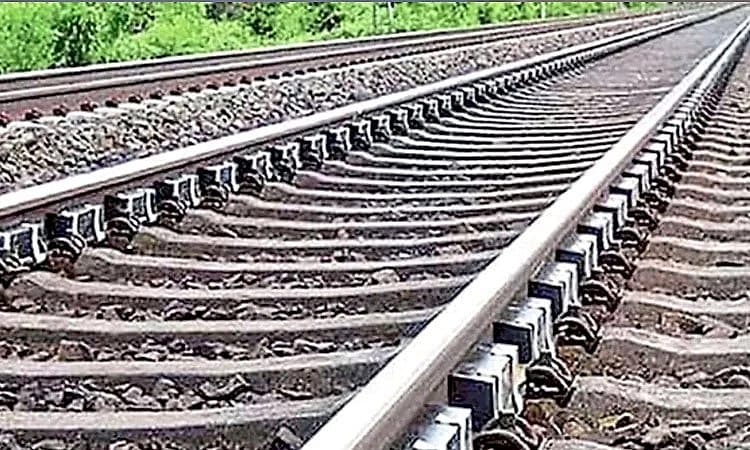 ರಾಜ್ಯದಲ್ಲಿ ರೈಲ್ವೆಗೆ 3341 ಹೆಕ್ಟೇರ್‌ ಭೂ ಸ್ವಾಧೀನ ಬಾಕಿ: ಕೇಂದ್ರ