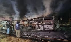 ಚಿತ್ರದುರ್ಗದಲ್ಲಿ ಹೊತ್ತಿ ಉರಿದ ಬಸ್: 9 ಮಂದಿ ಸಜೀವ ದಹನ 