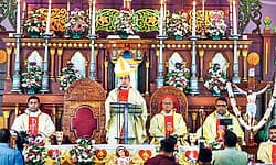 ಕರಾವಳಿಯಾದ್ಯಂತ ಸಂಭ್ರಮ, ಸಡಗರದ ಕ್ರಿಸ್ಮಸ್