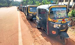 ಆಲಂಕಾರು: ನಿಲ್ದಾಣವಿಲ್ಲದೆ ಆಟೋ ಚಾಲಕರ ಪರದಾಟ
