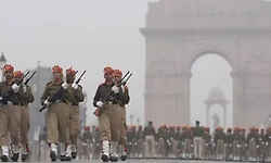 Chilly morning, clear skies greet Delhi people on Republic Day