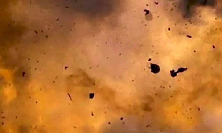 ನಾಡಬಾಂಬ್ ಸ್ಫೋಟ: ಹಸು ಬಾಯಿ ಛಿದ್ರ, ಮಾಲಿಕಗೆ ಹೃದಯಾಘಾತ