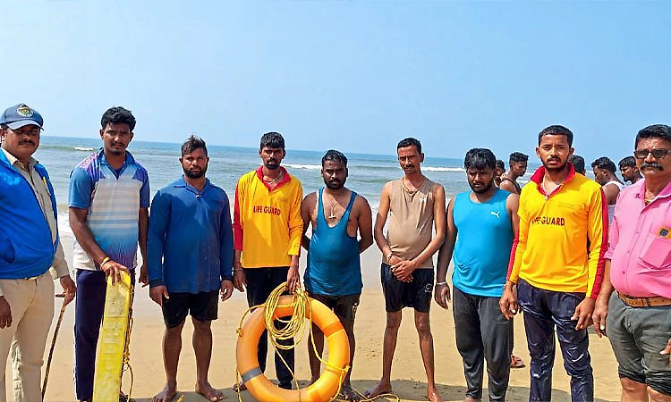 Gokarna: ನೀರಿನ ಸೆಳೆತಕ್ಕೆ ಕೊಚ್ಚಿ ಹೋಗುತ್ತಿದ್ದ 3 ಪ್ರವಾಸಿಗರ ರಕ್ಷಣೆ