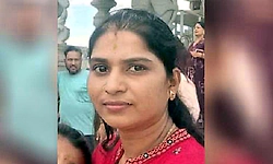 Hunsur: ಬೈಕ್‌ಗೆ ಬಸ್ ಢಿಕ್ಕಿ ಹೊಡೆದು ಮಹಿಳೆ ಮೃತ್ಯು... ಇಬ್ಬರಿಗೆ ಗಾಯ