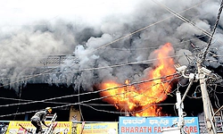 Fire accident in Chikkapete: 21 shops gutted