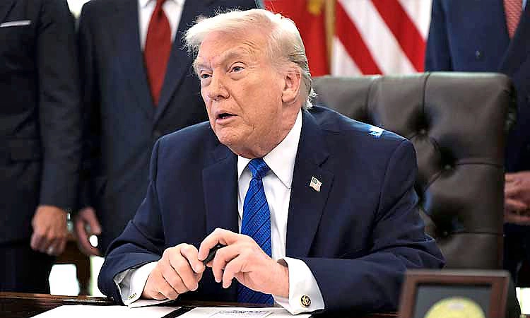 ಚೀನಾ ಬಿಟ್ಟು ಬೇರೆಲ್ಲಾ ದೇಶಗಳ ಮೇಲೆ 15% ಸುಂಕ: ಟ್ರಂಪ್‌ ಚಿಂತನೆ