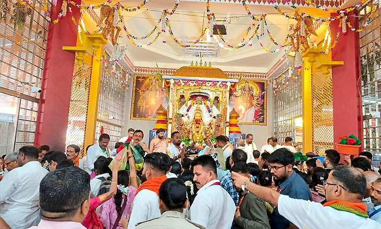 ಶಿರಸಿ: ಗದ್ದಗೆ ಅಮ್ಮನಿಗೆ ಹರಕೆ ಒಪ್ಪಿಸಲು ಭಕ್ತರ ಸರತಿ ಸಾಲು!