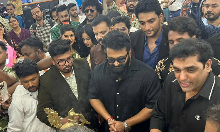  Mangaluru; ಮೈಜಿ ಶೋ ರೂಂ ಅದ್ದೂರಿ ಶುಭಾರಂಭ: ರಿಷಬ್ ಶೆಟ್ಟಿ ಸೇರಿ ಗಣ್ಯರು ಭಾಗಿ 