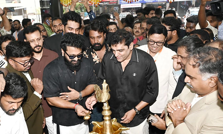  Mangaluru; ಮೈಜಿ ಶೋ ರೂಂ ಅದ್ದೂರಿ ಶುಭಾರಂಭ: ರಿಷಬ್ ಶೆಟ್ಟಿ ಸೇರಿ ಗಣ್ಯರು ಭಾಗಿ 