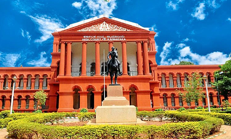 MUDA CASE: ಸಿಎಂ ಸಿದ್ದರಾಮಯ್ಯ, ಪತ್ನಿ ಪಾರ್ವತಿಗೆ ಹೈಕೋರ್ಟ್ 'ತುರ್ತು ನೋಟಿಸ್'!