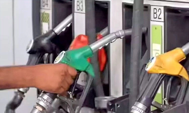 ದೇಶದಲ್ಲಿ ಇಂಧನ ಕೊರತೆ ಇಲ್ಲ; 60 ದಿನಗಳಿಗೆ ಸಾಕಾಗುವಷ್ಟು ದಾಸ್ತಾನು ಇದೆ: ಕೇಂದ್ರದ ಸ್ಪಷ್ಟನೆ