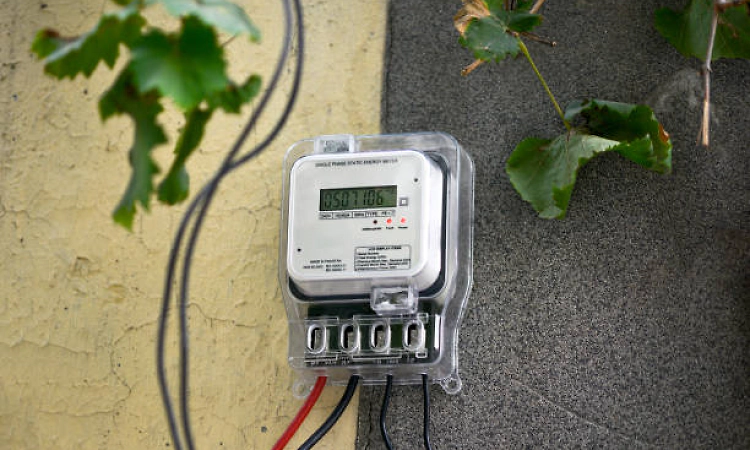 Peak power demand at all-time high of over 256 GW on Saturday as mercury levels soar