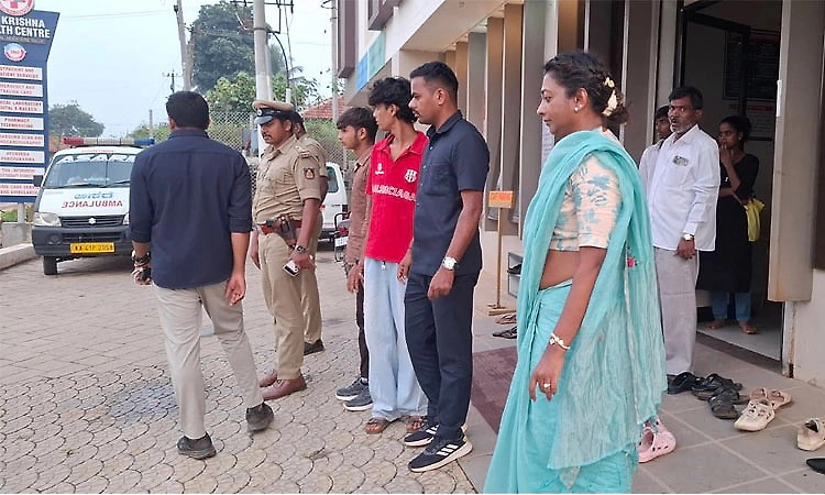 Car crashes into tree in Mudigere; two seriously injured, MLA rushes them to hospital