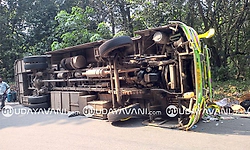 Charmadi Ghat ರಸ್ತೆ ತಿರುವಿನಲ್ಲಿ ಬಸ್‌ ಪಲ್ಟಿ, 20ಕ್ಕೂ ಅಧಿಕ ಪ್ರಯಾಣಿಕರಿಗೆ ಗಾಯ