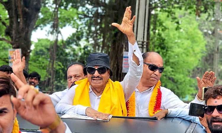ಬೆಳಗಾವಿ ನಮ್ಮದೆಂದು ನಿರ್ಣಯ ಅಂಗೀಕರಿಸಲು ವಾರದ ಗಡುವು: ವಾಟಾಳ್ ನಾಗರಾಜ್