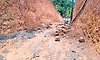 ನಾಗುರಿ ಗುಡ್ಡ: ಕಂದಕ ರಸ್ತೆ ಬದಿಯಲ್ಲಿ ಕುಸಿತ