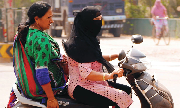 ಸ್ವಲ್ಪ ಡ್ರಾಪ್ ಕೊಡ್ತೀರಾ..? ಡ್ರಾಪ್ ಎಂಬ ಬೆರಗಿನ ಲೋಕದಲ್ಲಿ... : ಒಂದು ಡ್ರಾಪಿನ ಕತೆ