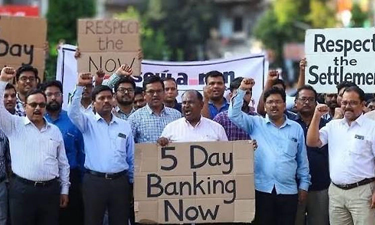 Bank unions call nationwide strike on September 11 over five-day workweek demand