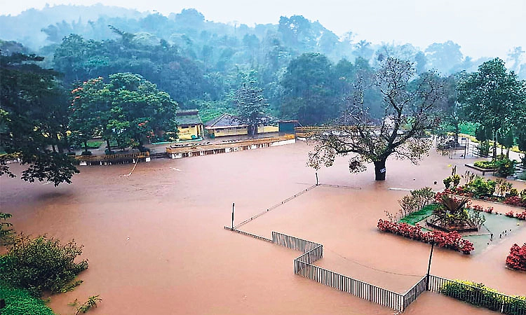 Heavy rain lashes Kodagu, Bhagamandala Triveni Sangama submerged for second time