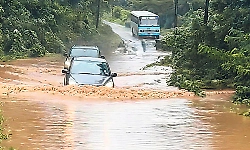 Heavy rain: Poonchatharu bridge submerged, Puttur-Subrahmanya road closed
