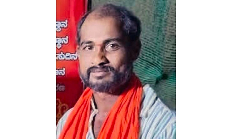 ಅಡಿಕೆ ಗೊನೆ ಕೊಯ್ಯುವ ಕುಶಲ ಕಾರ್ಮಿಕನ ಬರ್ಬರ ಹತ್ಯೆ, ಕೆರೆಯ ಬಳಿ ಕಲ್ಲುಗಳ ನಡುವೆ ಶವ ಪತ್ತೆ