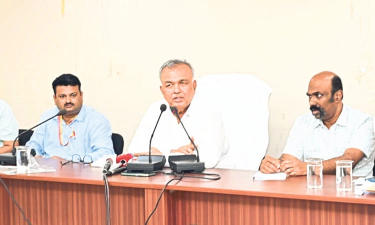 ದೇಗುಲಗಳ ಸೇವಾ ದರ ಏರಿಕೆಯಲ್ಲಿ ಸರಕಾರದ ಪಾತ್ರವಿಲ್ಲ: ರಾಮಲಿಂಗಾ ರೆಡ್ಡಿ