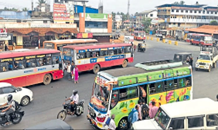 Ujire needs a well-equipped bus stand, buses forced to stop on roads