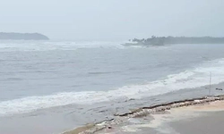 Mangaluru: ಬಂಡೆಗೆ ಢಿಕ್ಕಿ: ಮೀನುಗಾರಿಕ ದೋಣಿಗೆ ಹಾನಿ