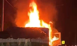 ಅಮೈ: ಕೋಕ್ ಸಾಗಾಟದ ಲಾರಿಗೆ ಬೆಂಕಿ