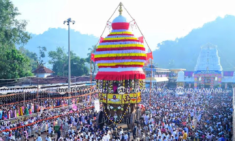 Thousands witness the annual Champa Shashti rathotsava at Kukke temple