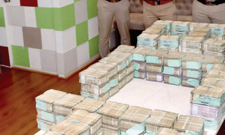 7.11 ಕೋಟಿ ರೂ. ದರೋಡೆ; ದೂರು ನೀಡದೆ ಊಟಕ್ಕೆ ಹೋಗಿದ್ದ ಸಿಬಂದಿ!