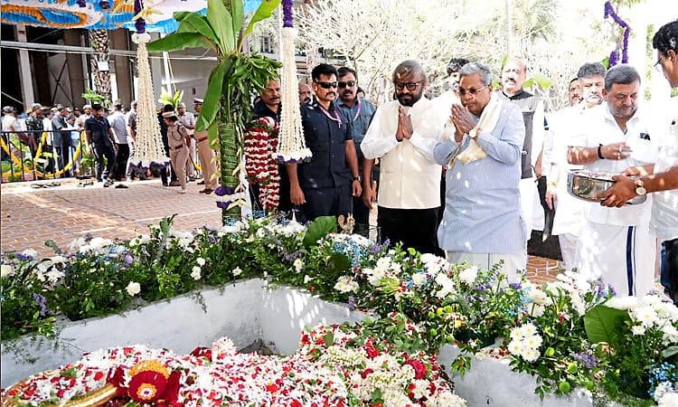 Davanagere: ಶಾಮನೂರು ನುಡಿನಮನ ಶಿವಗಣಾರಾಧನೆಯಲ್ಲಿ ಸಿಎಂ-ಡಿಸಿಎಂ ಭಾಗಿ