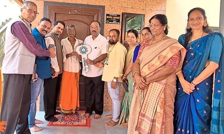 Kaup: ದಾನಿಗಳ ನೆರವಿನೊಂದಿಗೆ ನಿರ್ಮಿಸಿದ ಮನೆ ಹಸ್ತಾಂತರ