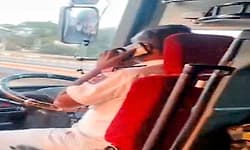 Dharawad: ಮೊಬೈಲ್ ಬಳಸುತ್ತಲೇ ಬಸ್ ಡ್ರೈವಿಂಗ್... ಪ್ರಯಾಣಿಕರಲ್ಲಿ ಆತಂಕ