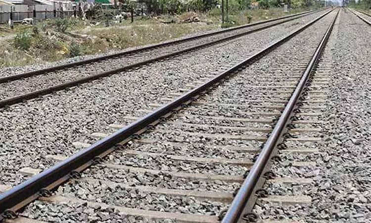 Kasaragod: ಗೂಡ್ಸ್ ರೈಲು ಢಿಕ್ಕಿ: ರೈಲು ಹಳಿ ದಾಟುತ್ತಿದ್ದವ ಸಾವು