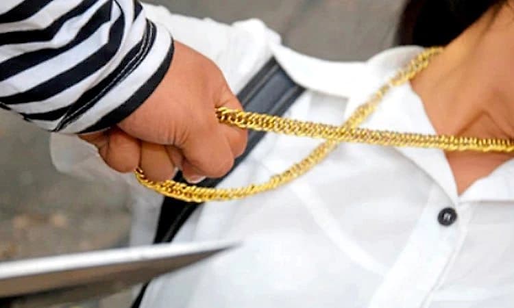 Mangaluru: ಮಹಿಳೆಯ ಚಿನ್ನದ ಸರ ಕಸಿದು ಪರಾರಿ