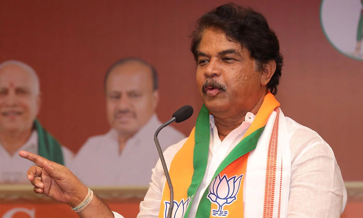 ಕುರ್ಚಿಗೆ ಫೆವಿಕಲ್ ಹಾಕಿ ಅಂಟಿಸಿಕೊಳ್ಳುವ ವಿದ್ಯೆ ಸಿದ್ದುಗೆ ಚೆನ್ನಾಗಿ ಗೊತ್ತಿದೆ: ಅಶೋಕ್‌