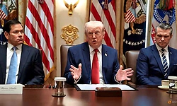 Middle East: ಇರಾನ್ ಮೇಲೆ ದಾಳಿ ನಡೆಸಲು ಡೊನಾಲ್ಡ್ ಟ್ರಂಪ್ ನೀಡಿದ್ದ ಗಡುವು ವಿಸ್ತರಣೆ!