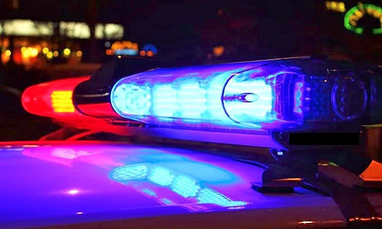 ಧಾರವಾಡ ಕಾರಾಗೃಹದಲ್ಲಿ ನಿಷೇಧಿತ ವಸ್ತುಗಳ ಸಾಗಾಟ: ವಾರ್ಡನ್ ಸೇರಿ ಮೂವರ ಬಂಧನ