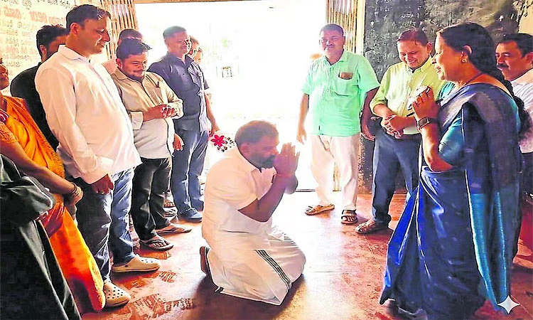 Byndoor: ಸರ್ಕಾರಿ ಶಾಲೆ ಮುಖ್ಯಶಿಕ್ಷಕಿ ಕಾಲಿಗೆರಗಿ ಗೌರವ ಸಲ್ಲಿಸಿದ ಶಾಸಕ ಗಂಟಿಹೊಳೆ