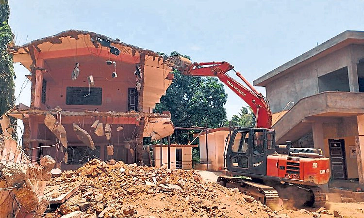 ತೆಕ್ಕಟ್ಟೆ ಕನ್ನಡ ಶಾಲಾ ಕಟ್ಟಡ ತೆರವು