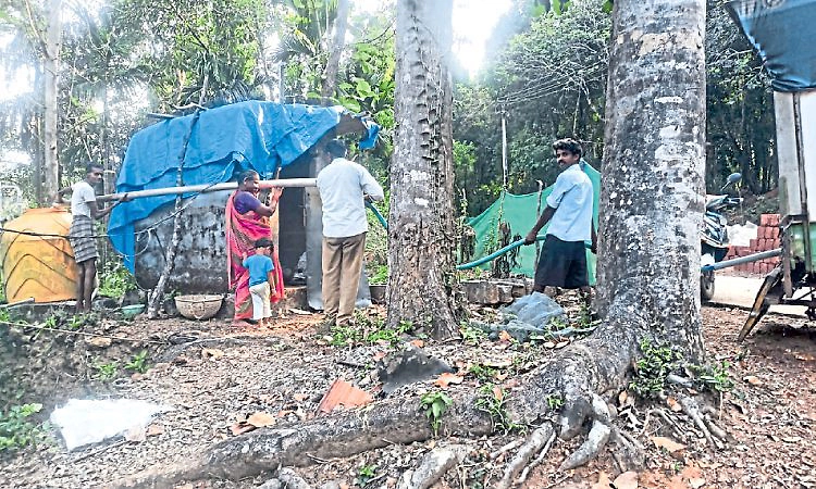 ಕಾಸಂಬಳ್ಳಿ: ಎಸ್‌ಎಲ್‌ಆರ್‌ಎಂ ವಾಹನ ಮೂಲಕ ನೀರಿನ ಭಾಗ್ಯ