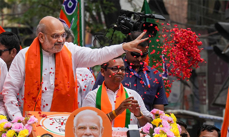 ಚುನಾವಣೆ ಮುಗಿದರೂ ಬಂಗಾಳದಲ್ಲಿ ಏಳು ದಿನ ಕೇಂದ್ರ ಪಡೆ ನಿಯೋಜನೆ: ಅಮಿತ್ ಶಾ ಭರವಸೆ
