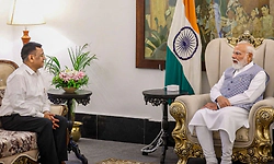 ಪ್ರಧಾನಿ ಮೋದಿ ಭೇಟಿಯಾದ ನೀತಿ ಆಯೋಗದ ನೂತನ ಸದಸ್ಯ ಗೋಬರ್ಧನ್ ದಾಸ್