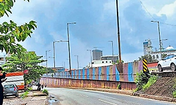 ಪಂಪ್‌ವೆಲ್ ಸರ್ವಿಸ್ ರಸ್ತೆಯಲ್ಲಿ ಬೀದಿದೀಪ ಸಮಸ್ಯೆ